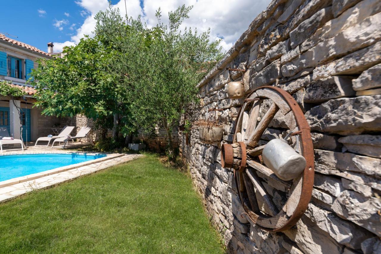 Villa Janko Sveti Lovreč Pazenatički Eksteriør billede