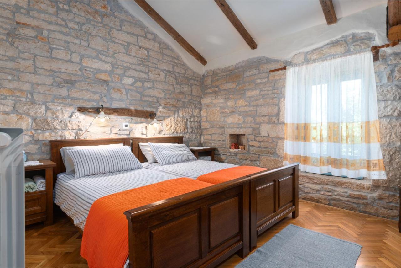Villa Janko Sveti Lovreč Pazenatički Eksteriør billede