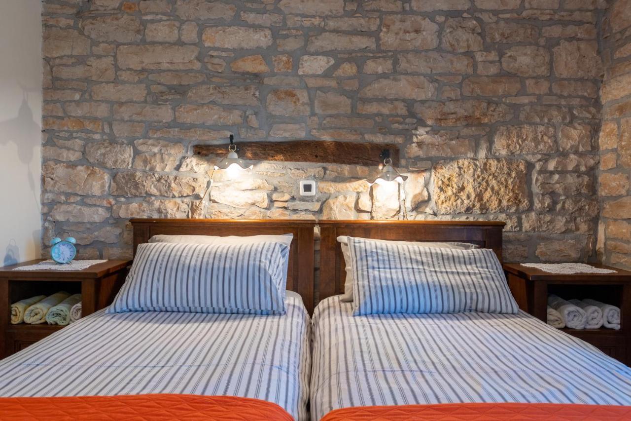 Villa Janko Sveti Lovreč Pazenatički Eksteriør billede